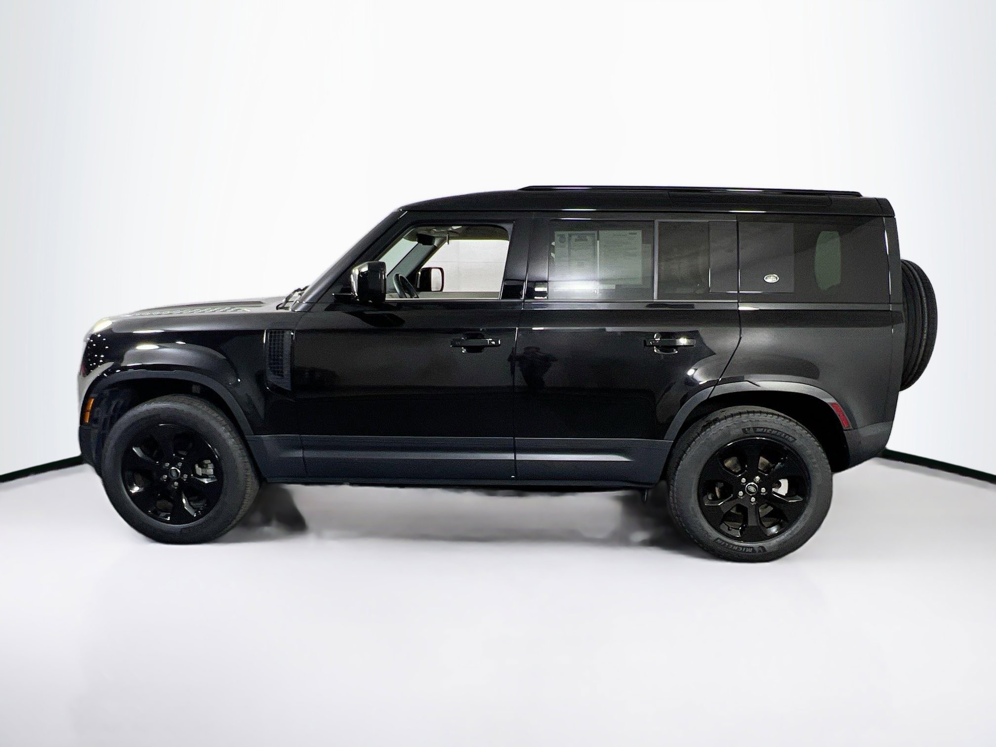 Used 2024 Land Rover Defender 110 S AWD/4WD image 8