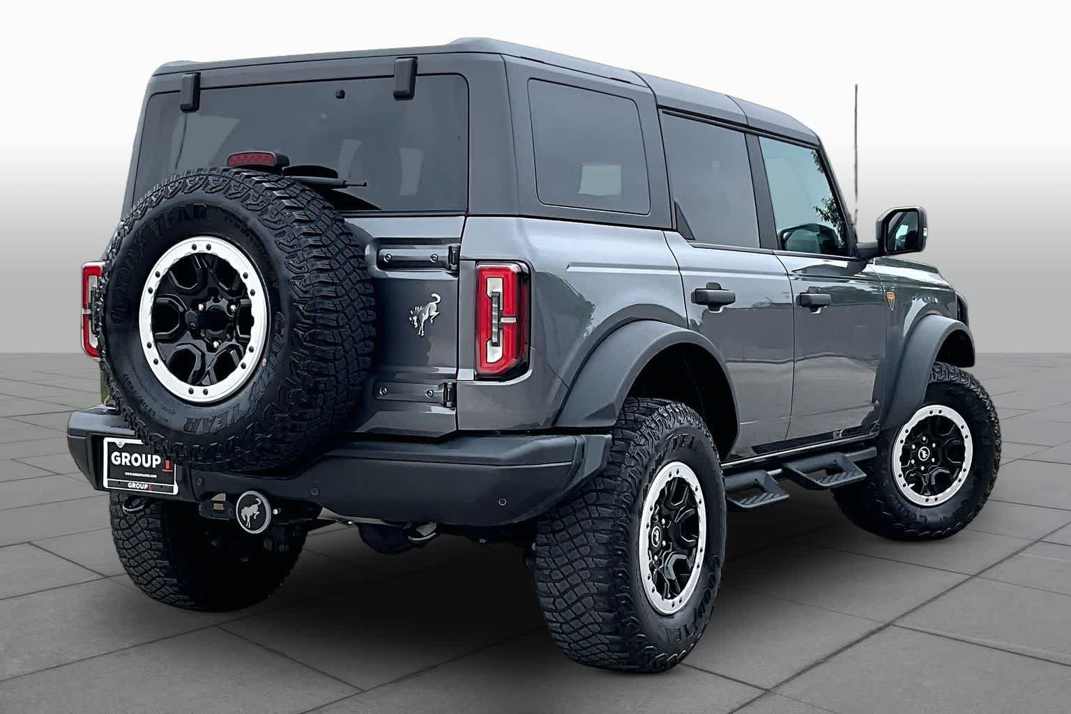Used 2023 Ford Bronco Badlands w/ Sasquatch Package AWD/4WD image 13