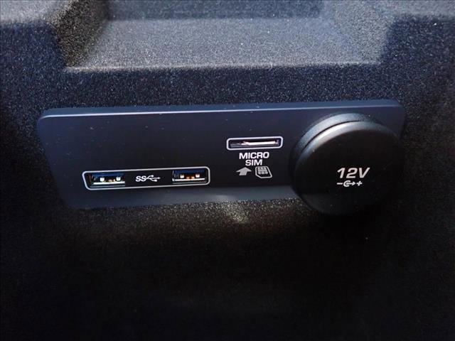 Used 2019 Jaguar F-PACE Prestige image 24