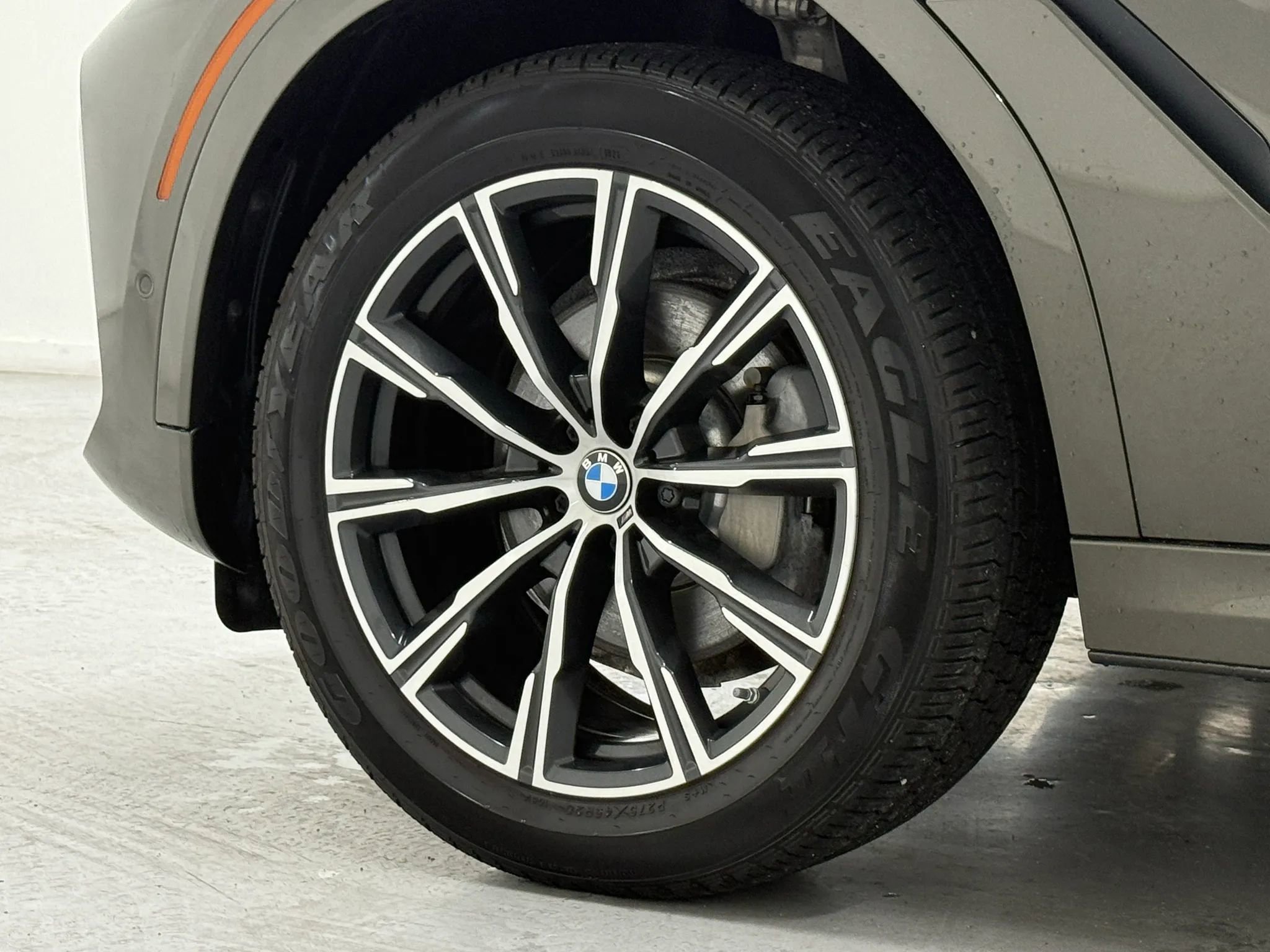 Used 2023 BMW X6 xDrive40i w/ M Sport Package image 47