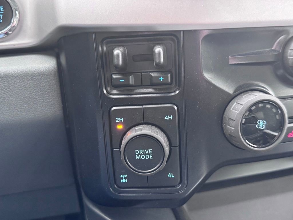 Used 2025 Ford F350 XLT w/ Black Appearance Package AWD/4WD image 26
