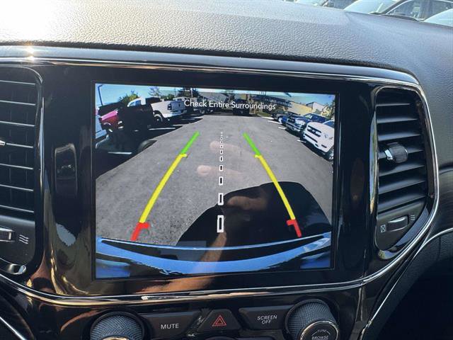 Used 2022 Jeep Grand Cherokee Limited image 12