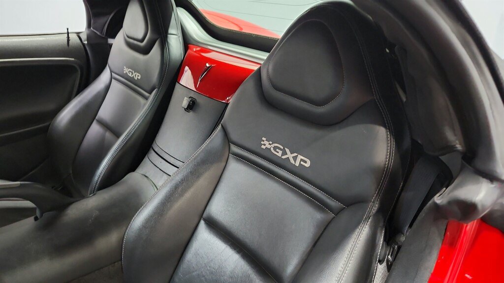 Used 2008 Pontiac Solstice GXP w/ Premium Package RWD image 28