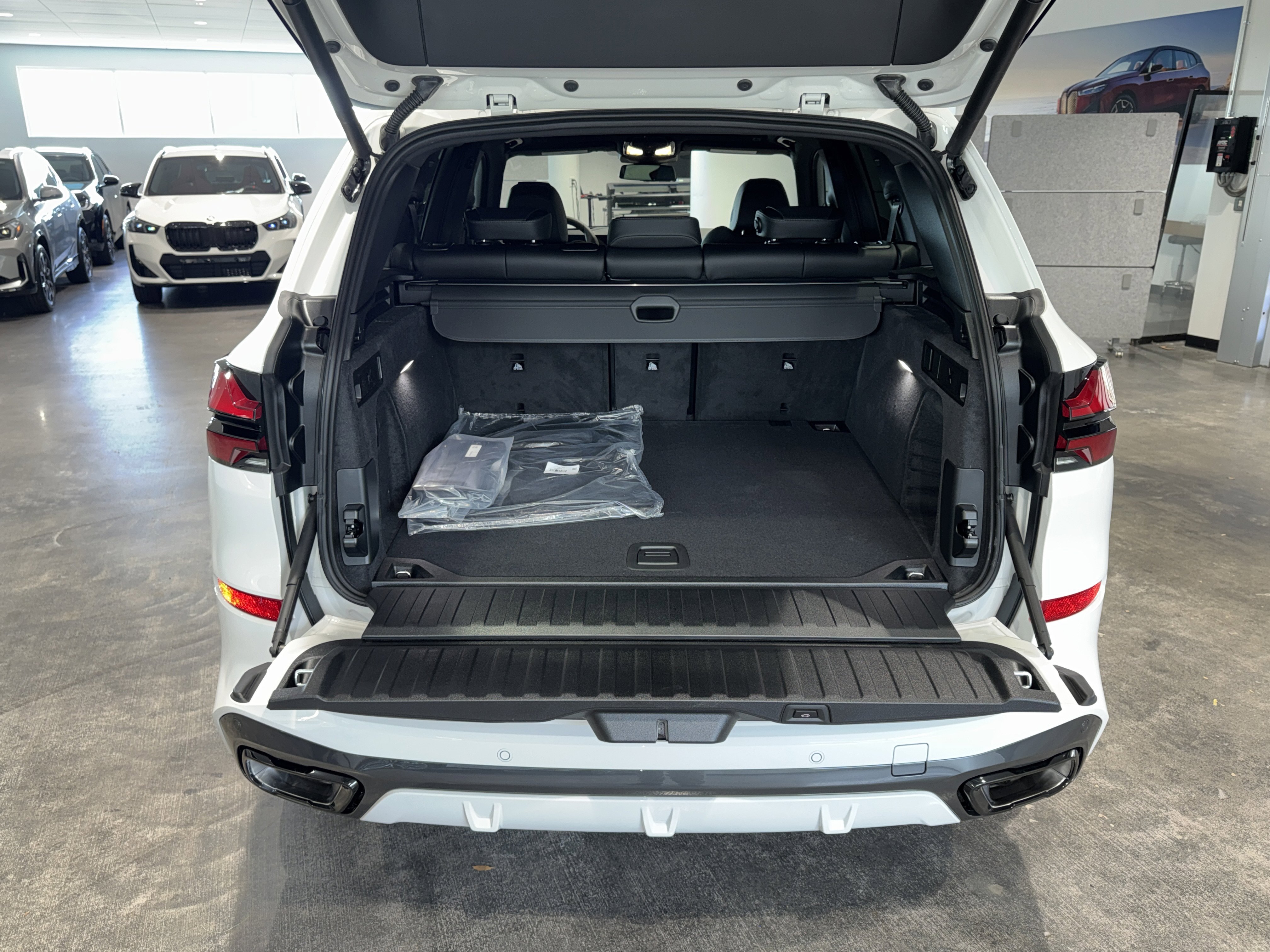 New 2026 BMW X5 xDrive40i w/ M Sport Package image 12