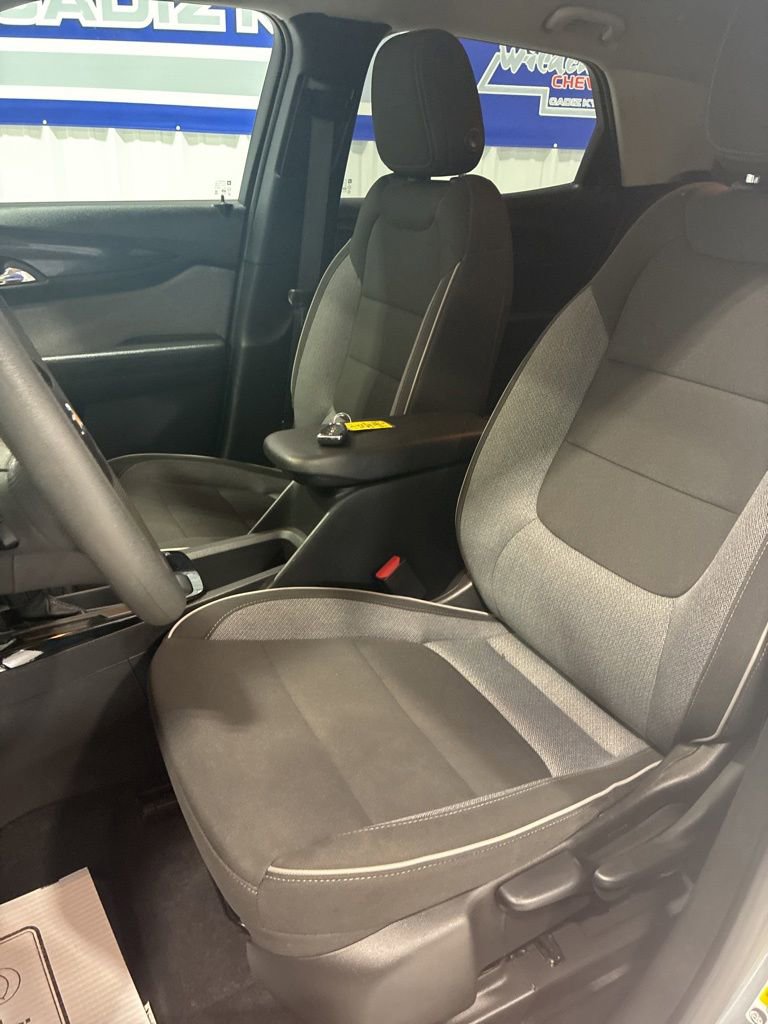 Used 2025 Chevrolet TrailBlazer LT AWD/4WD image 18
