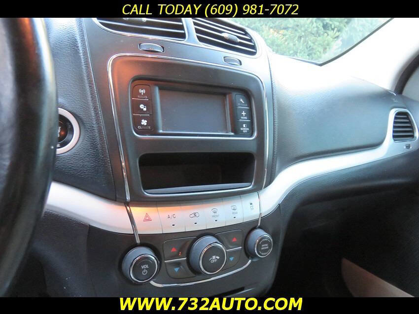 Used 2015 Dodge Journey SXT w/ Flexible Seating Group image 13