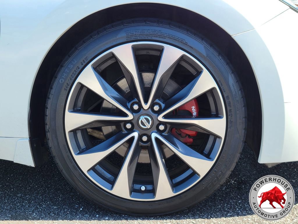 Used 2016 Nissan Maxima SR image 11