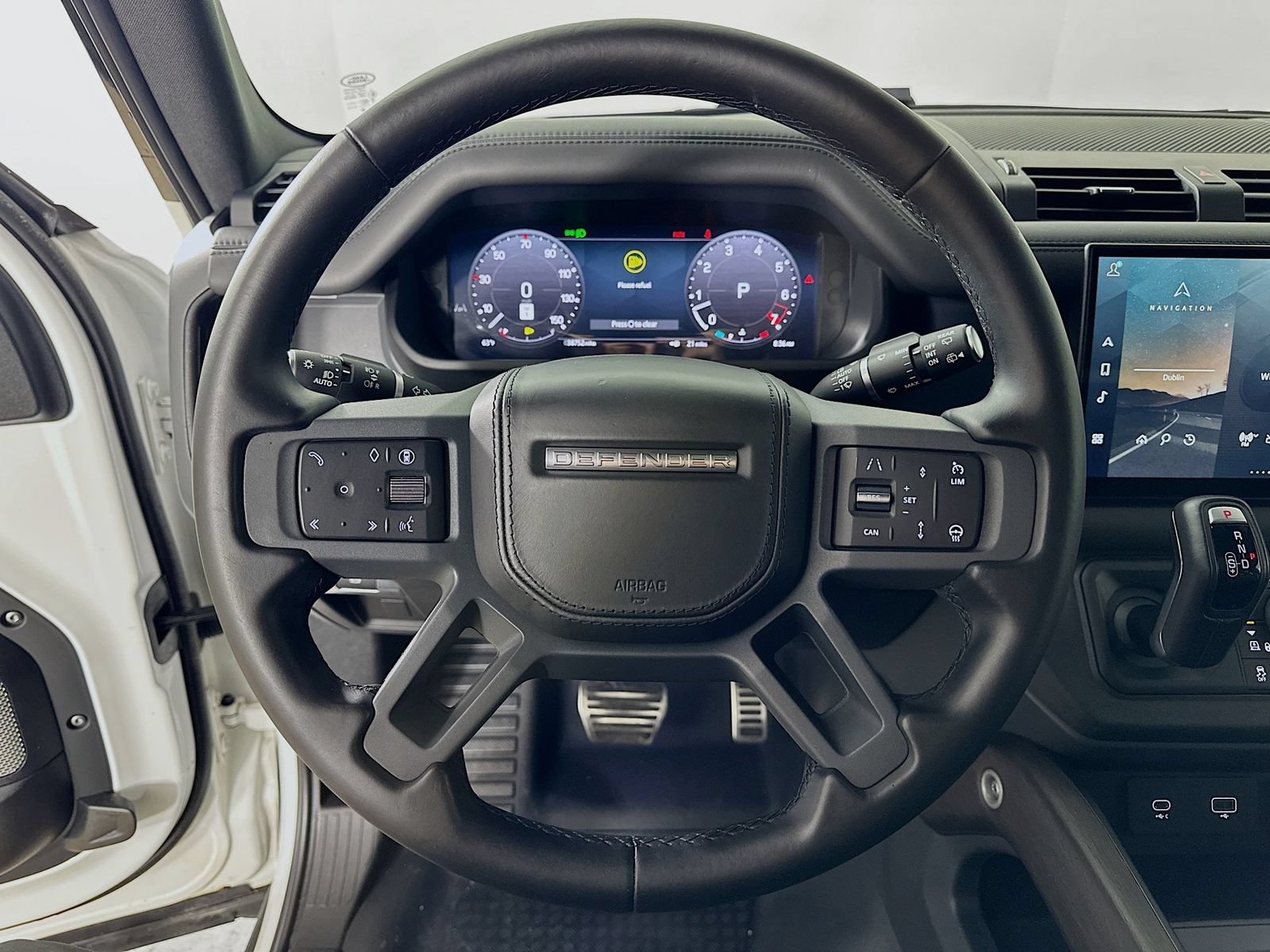 Used 2024 Land Rover Defender 130 X-Dynamic SE AWD/4WD image 19