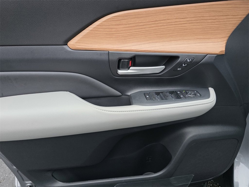 New 2026 Toyota Grand Highlander Platinum image 28