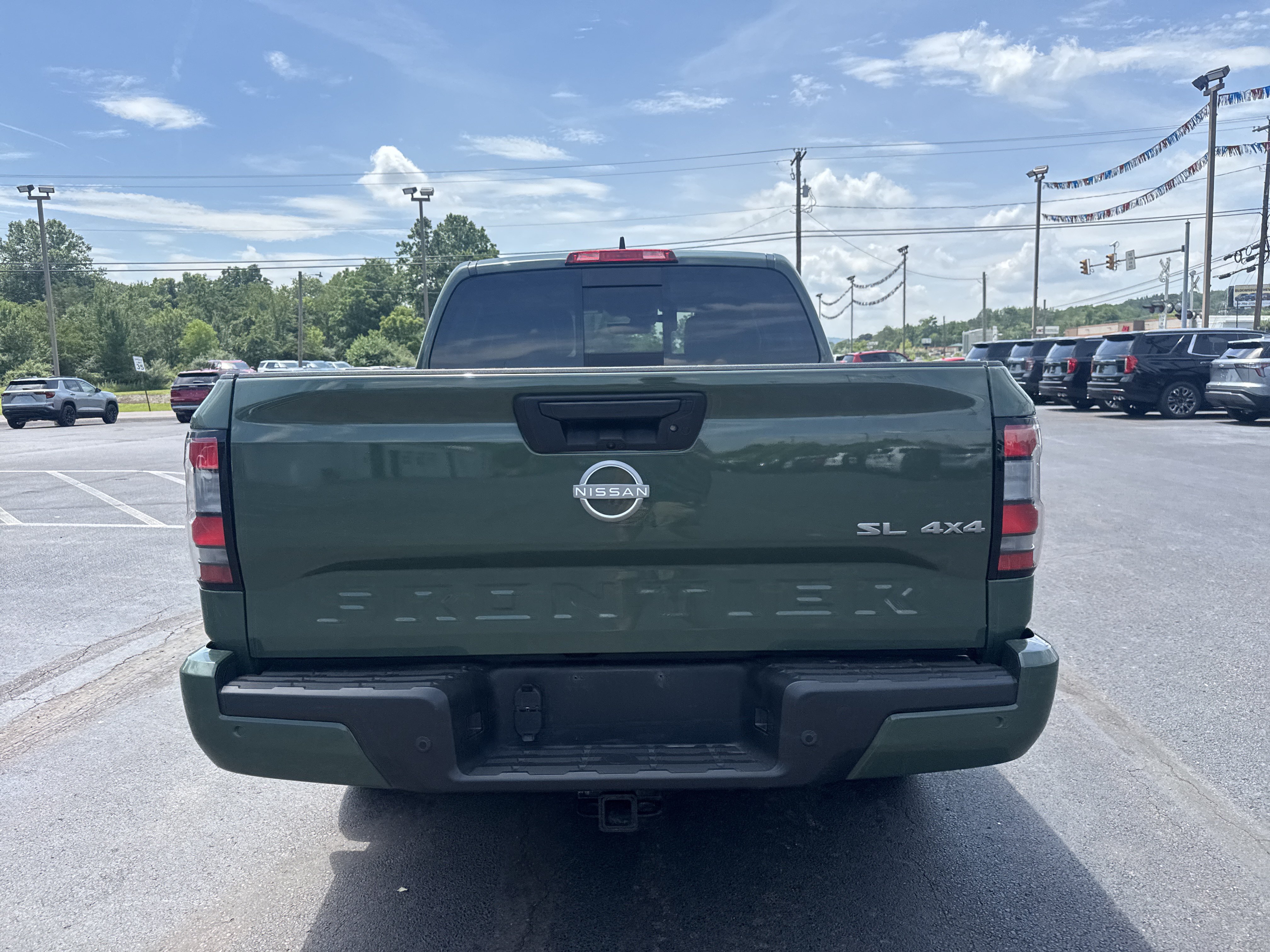 Used 2024 Nissan Frontier SL w/ Technology Package AWD/4WD image 4