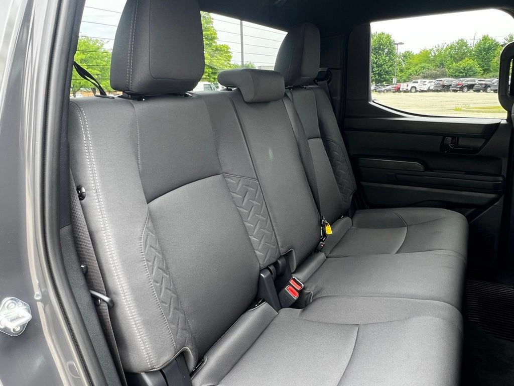 Used 2025 Toyota Tacoma SR5 AWD/4WD image 31