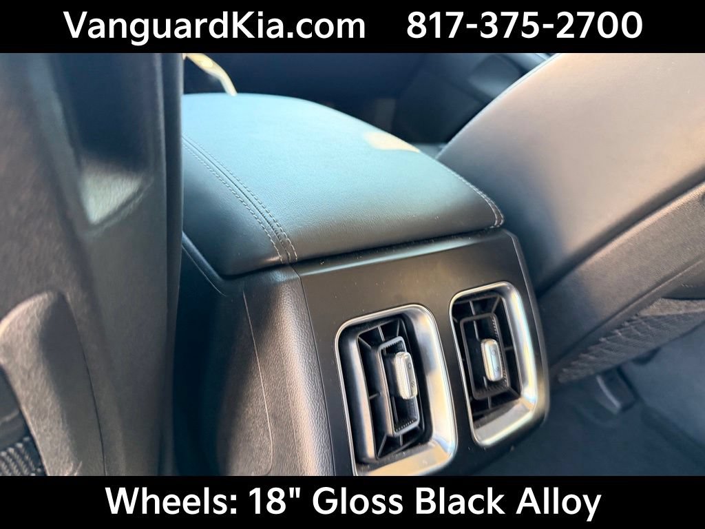 Certified 2025 Kia Sorento S w/ Panoramic Sunroof Package FWD image 26
