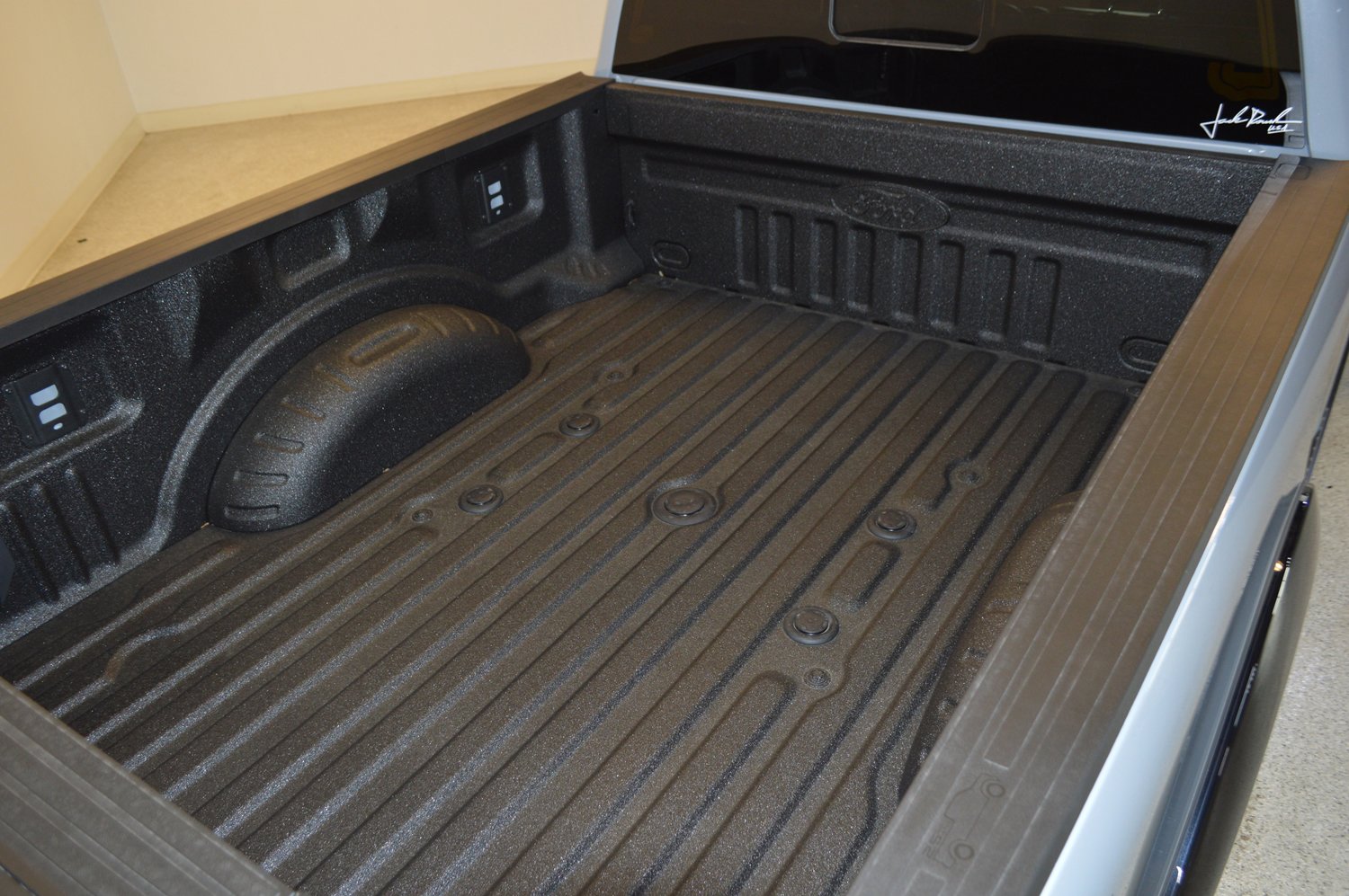 New 2026 Ford F250 Lariat w/ Black Appearance Package image 13