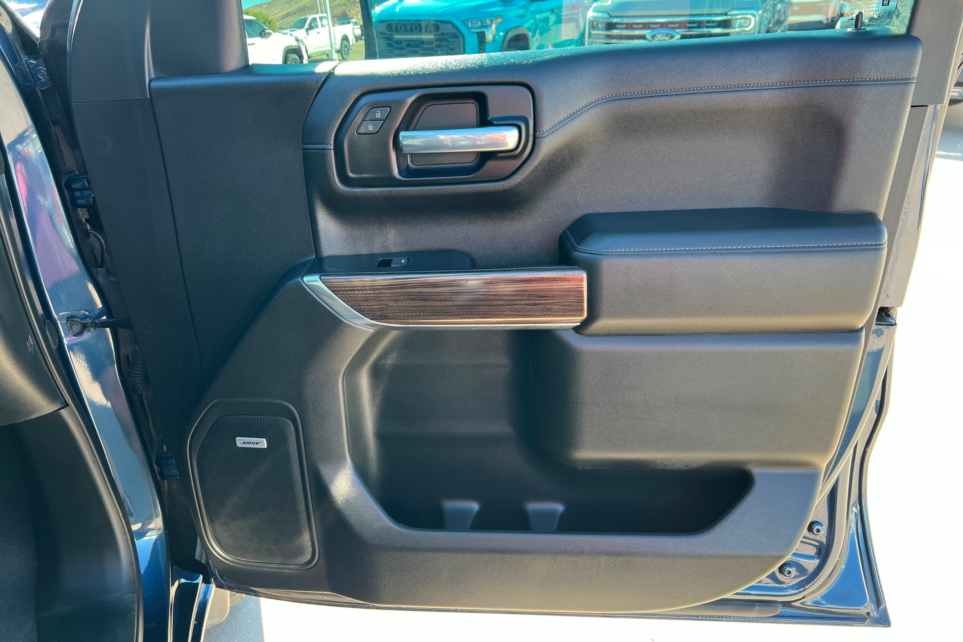Used 2020 Chevrolet Silverado 1500 LT Trail Boss AWD/4WD image 23