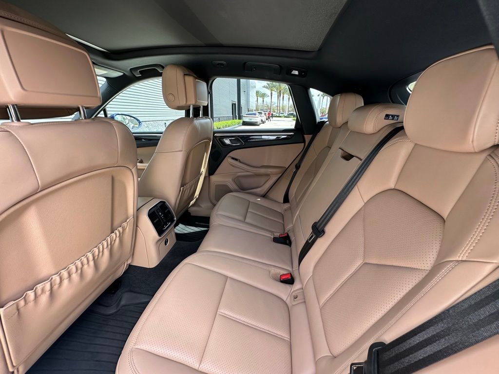Certified 2024 Porsche Macan image 36