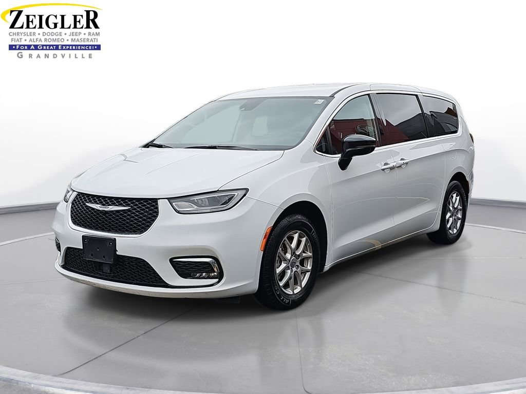 Used 2024 Chrysler Pacifica Touring-L