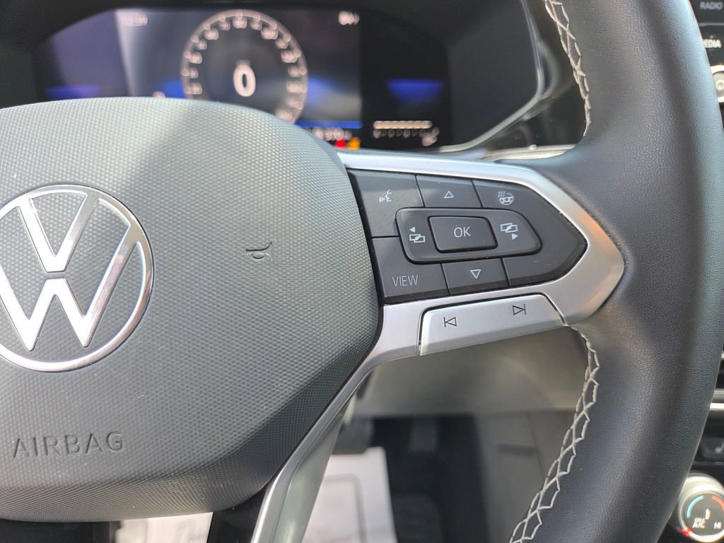 Used 2023 Volkswagen Taos SE image 28