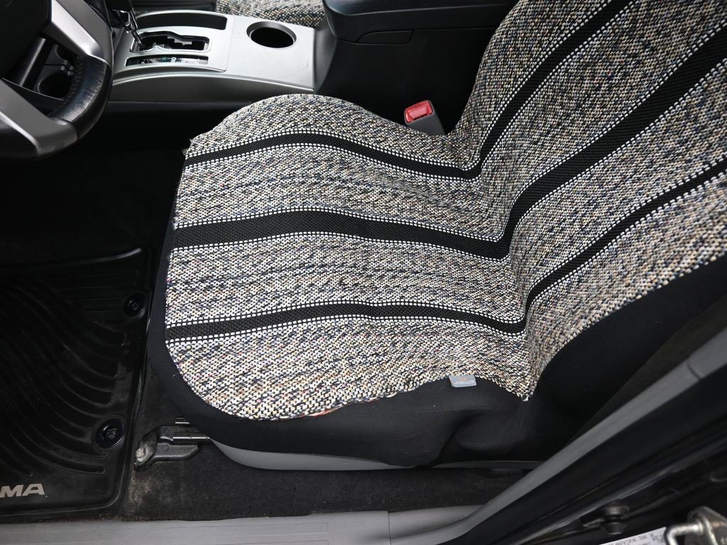 Used 2015 Toyota Tacoma Base image 10