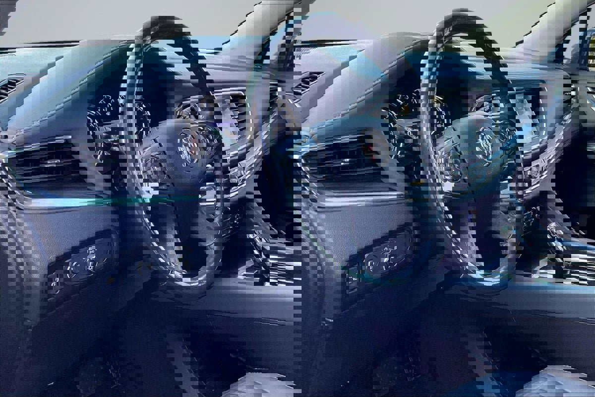 Used 2020 Buick Enclave Essence image 14