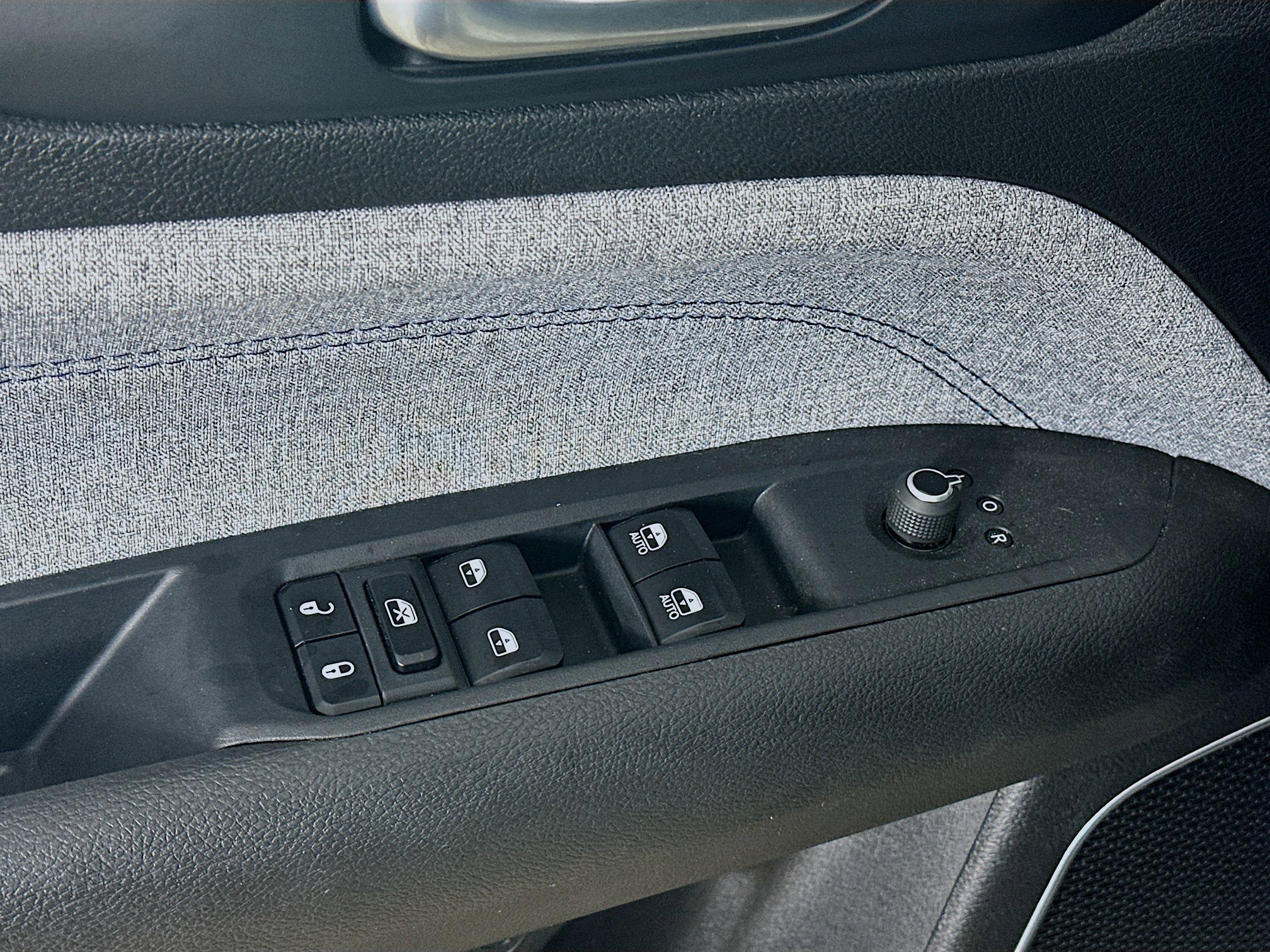 Certified 2025 Jeep Compass Latitude image 22