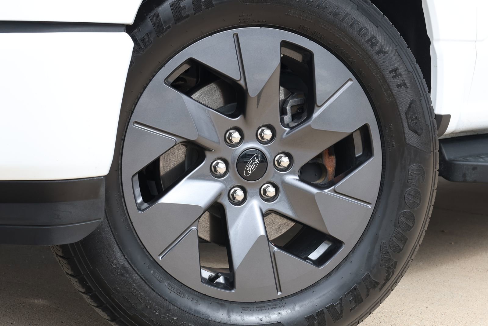 Used 2024 Ford F150 Lightning Flash image 13