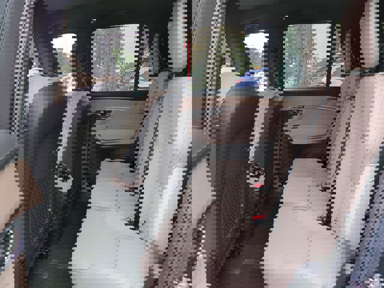 New 2026 Volvo XC90 B6 Plus w/ Protection Package Premier image 12