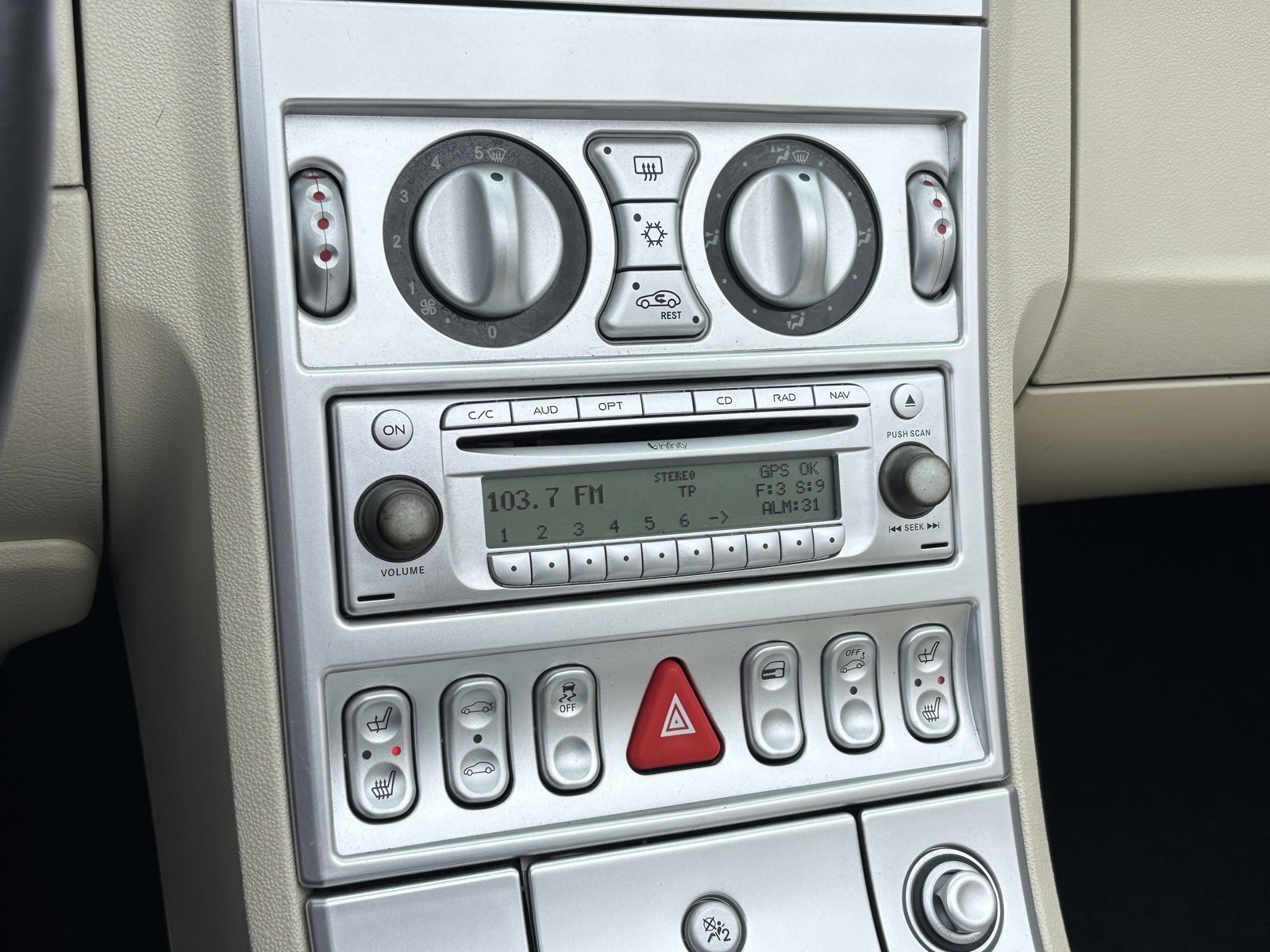 Used 2007 Chrysler Crossfire Limited image 20