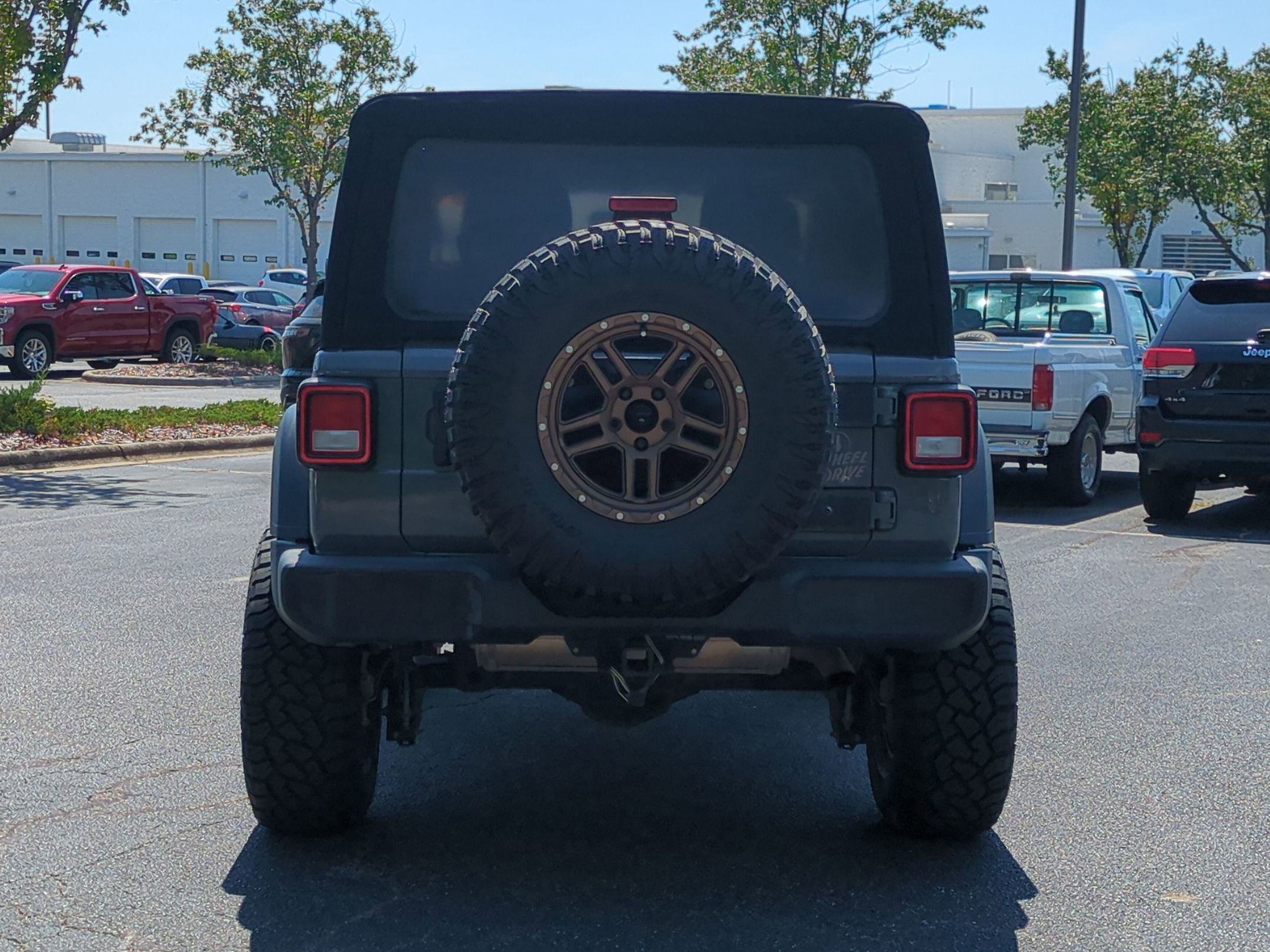 Used 2021 Jeep Wrangler Sport AWD/4WD image 9