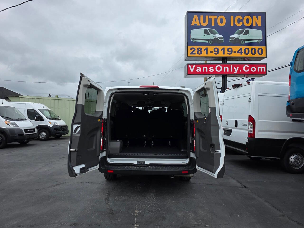 Used 2024 Ford Transit 350 XLT RWD image 24