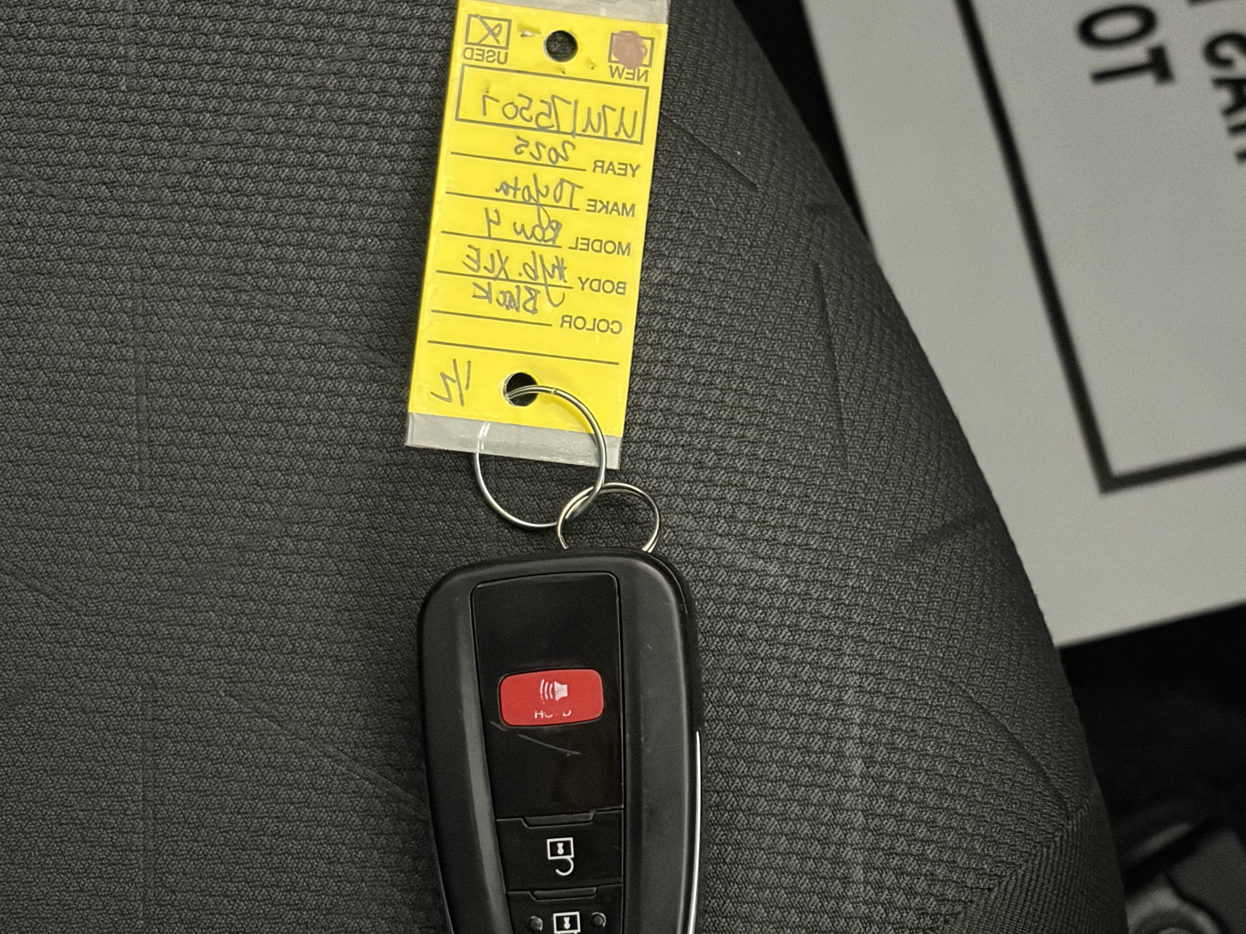 Used 2025 Toyota RAV4 XLE AWD/4WD image 32