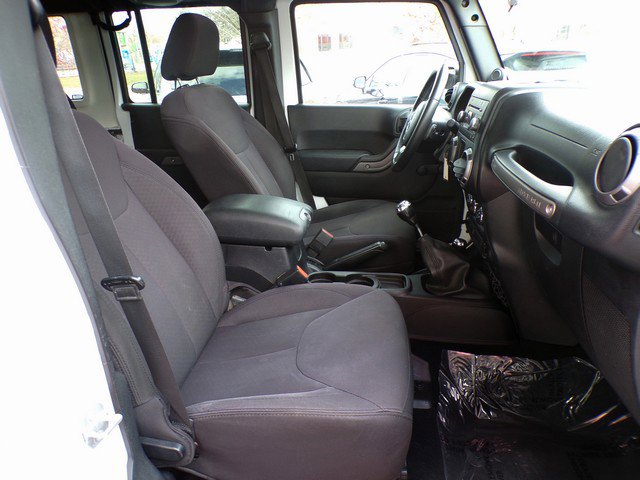 Used 2014 Jeep Wrangler Unlimited Sport w/ Connectivity Group image 15
