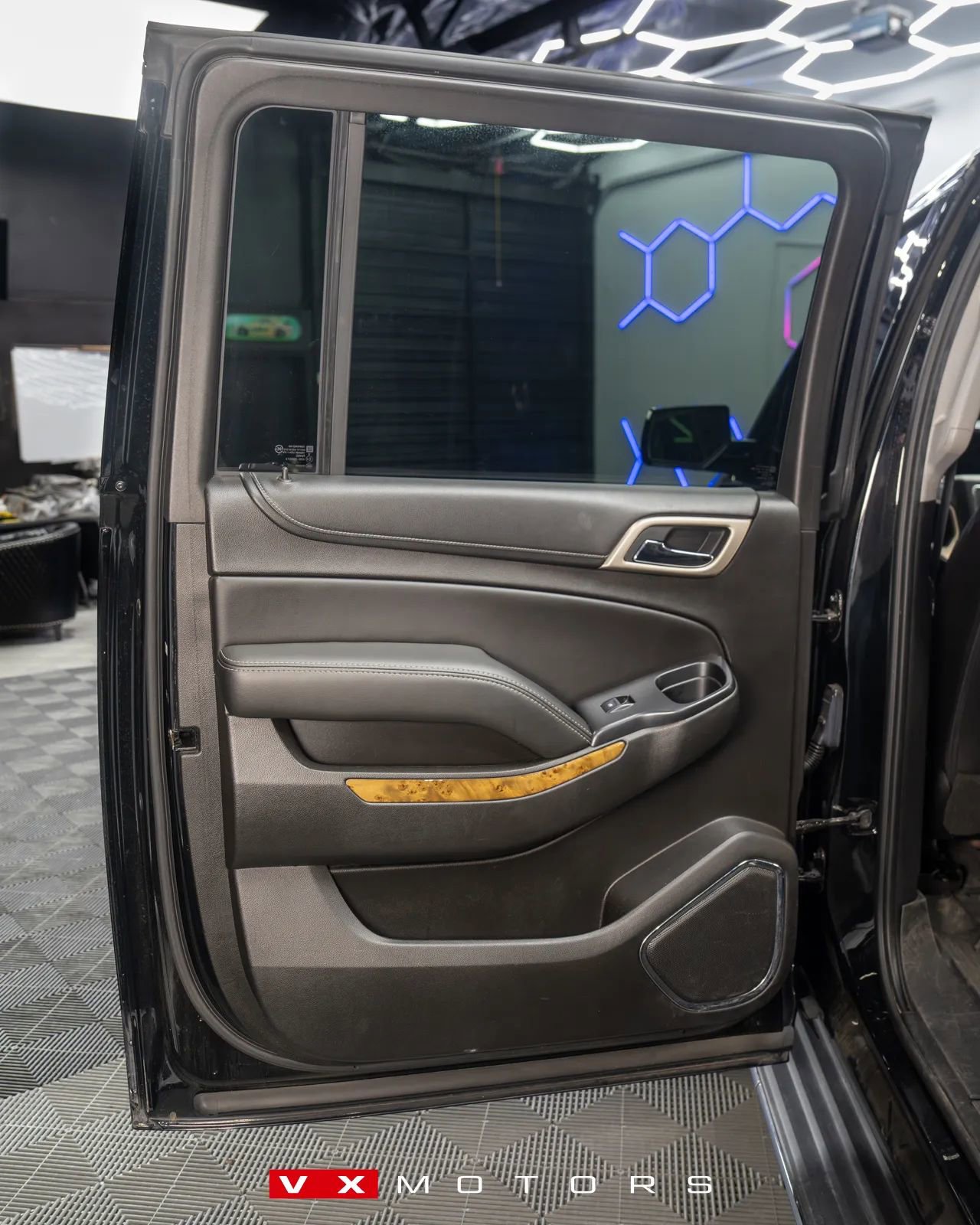 Used 2017 GMC Yukon XL Denali w/ Open Road Package image 15