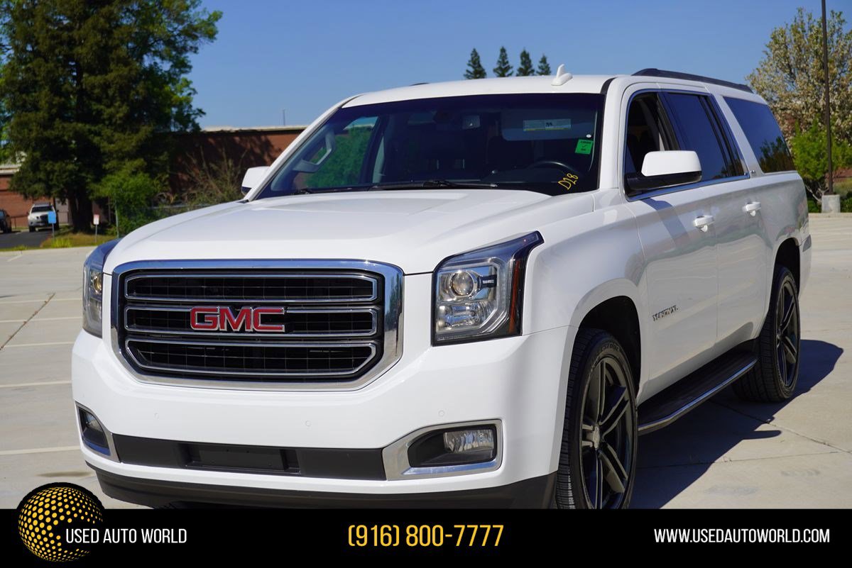 Used 2017 GMC Yukon XL SLE w/ SLE Value Package image 1