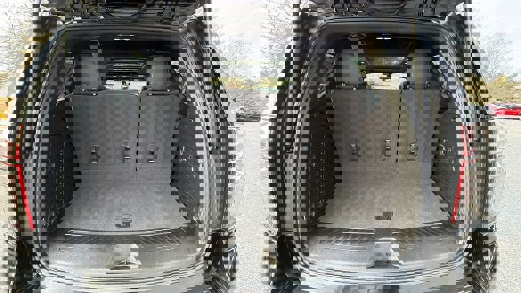 Used 2022 Chevrolet Tahoe LT w/ LT Signature Plus Package image 10