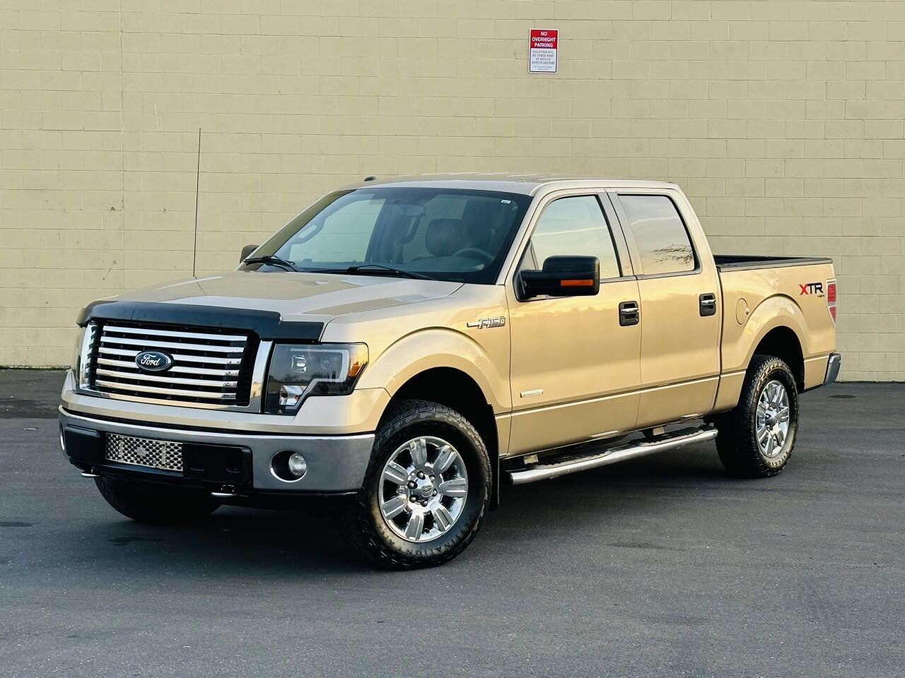 Used 2012 Ford F150 XLT w/ XTR Pkg image 4
