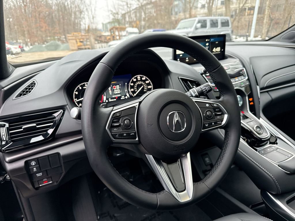 Used 2025 Acura RDX SH-AWD image 11