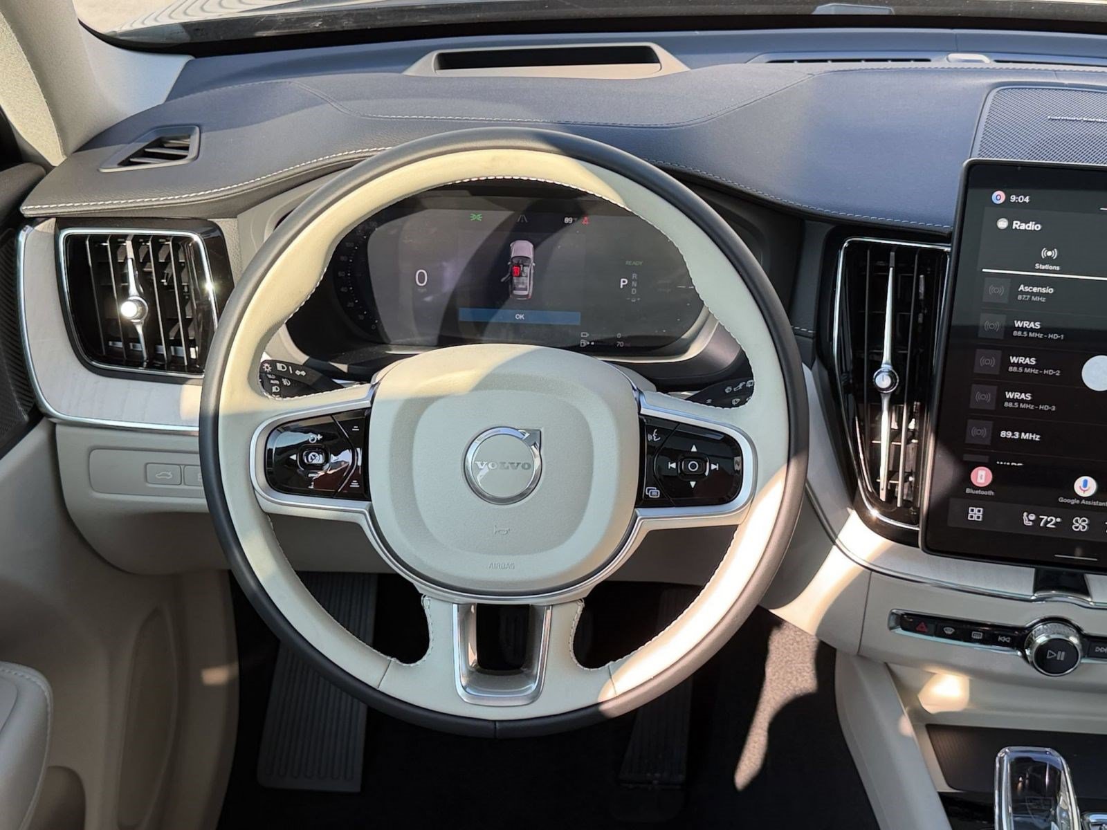 New 2026 Volvo XC60 T8 Ultra w/ Climate Package AWD/4WD image 11