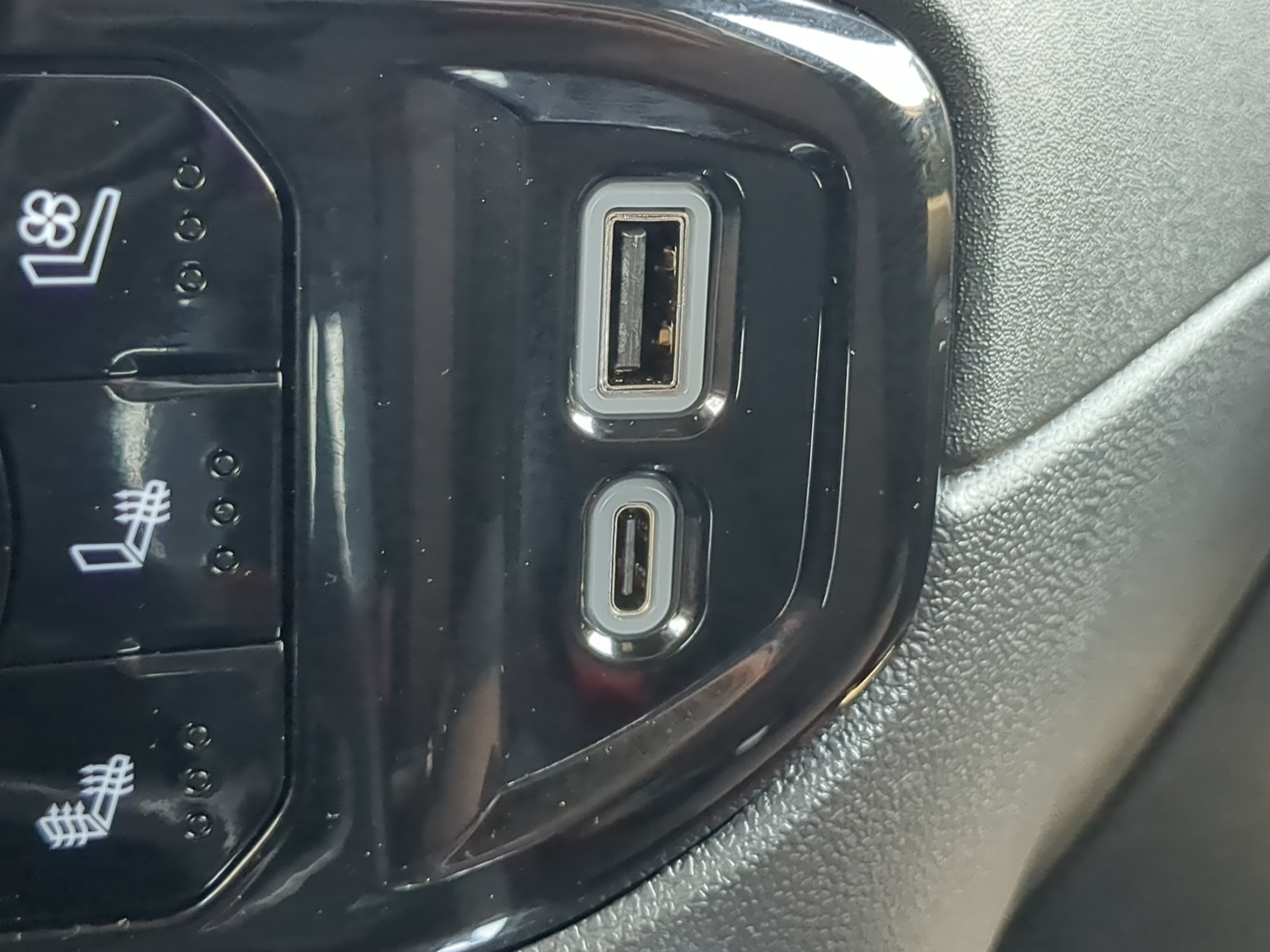 Used 2026 Chevrolet Silverado 3500 High Country w/ High Country Premium Package AWD/4WD image 21