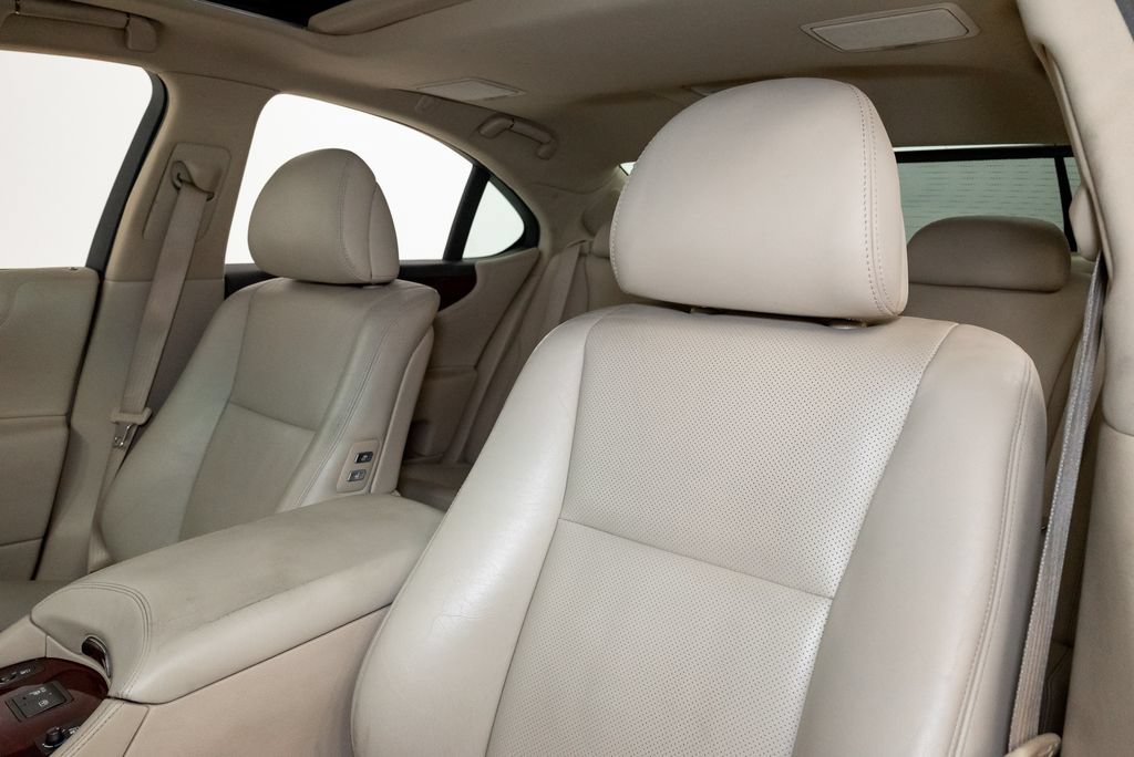 Used 2011 Lexus LS 460 AWD w/ Luxury Value Edition image 12