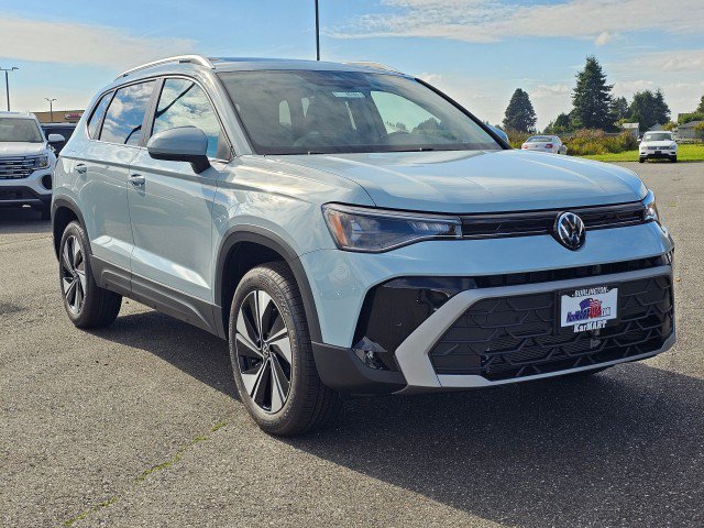 New 2027 Volkswagen Taos SE AWD/4WD image 1