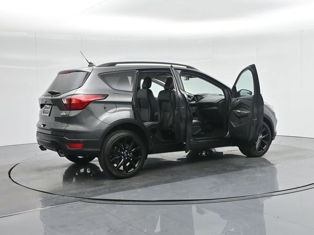 Used 2019 Ford Escape SE image 6