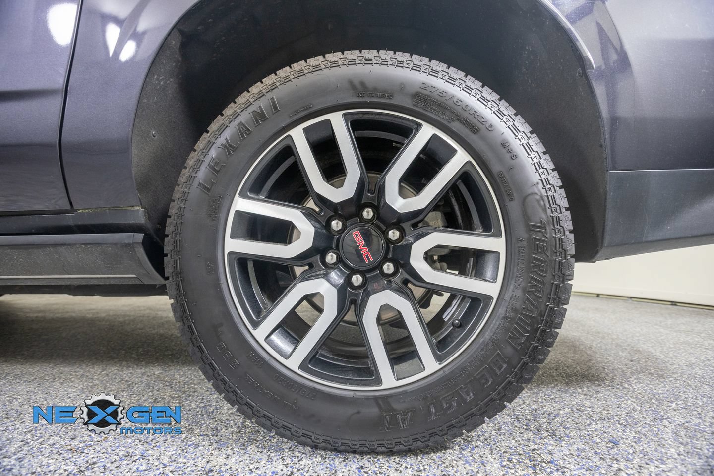 Used 2023 GMC Yukon XL AT4 w/ AT4 Premium Package AWD/4WD image 48