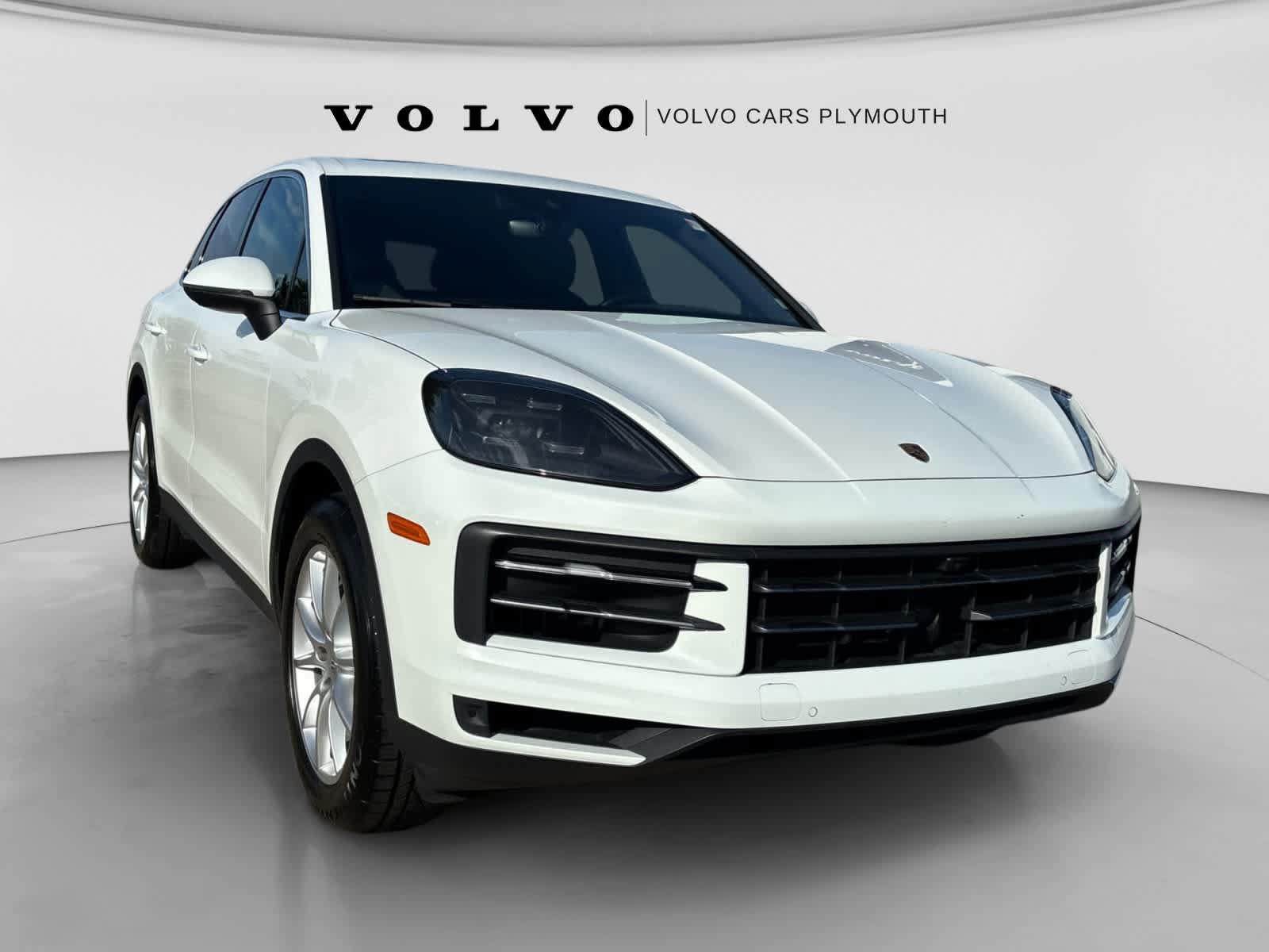 Used 2024 Porsche Cayenne AWD/4WD image 3