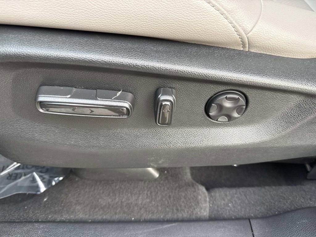 Used 2017 Honda CR-V EX-L image 27