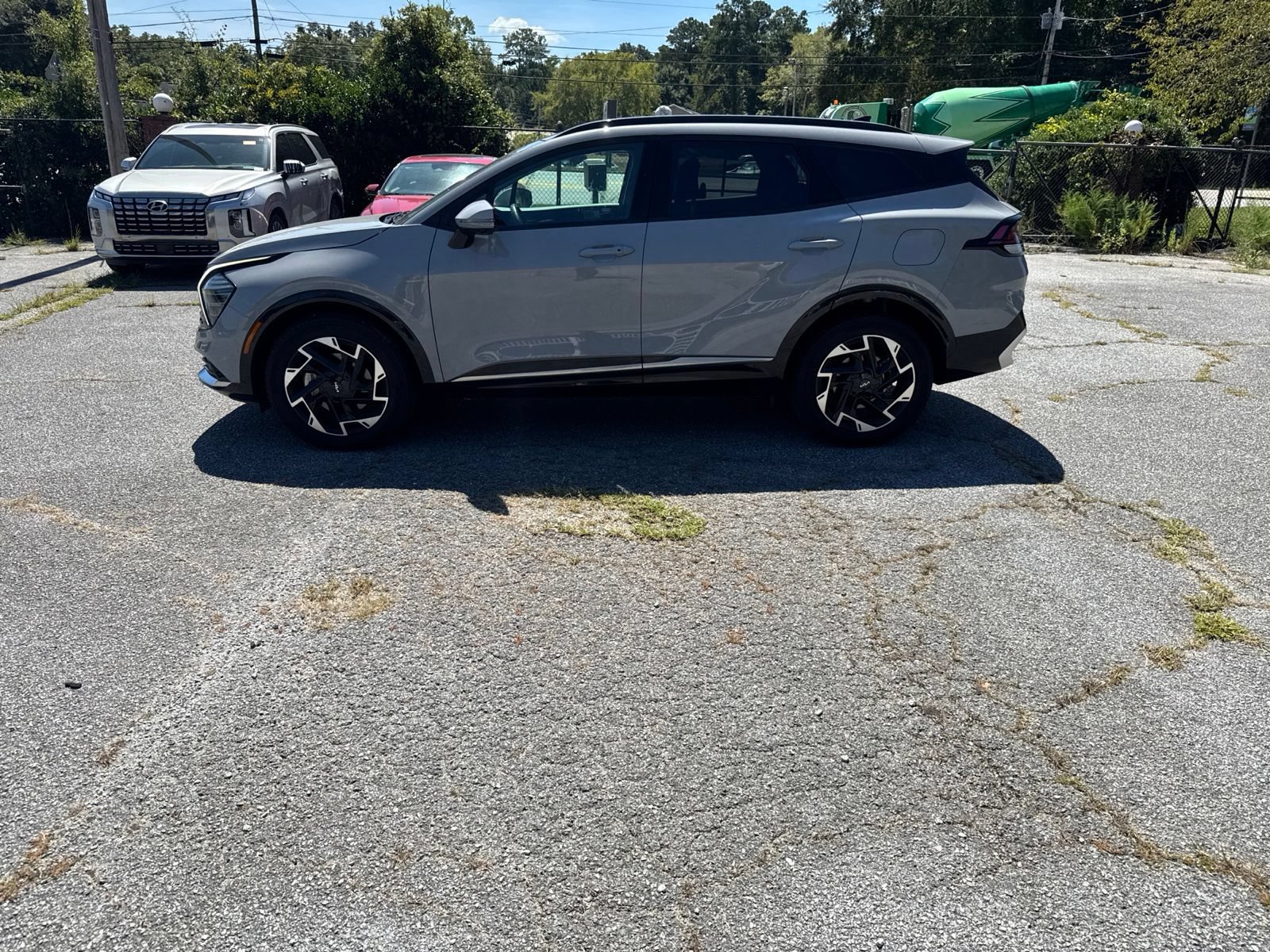 Used 2024 Kia Sportage SX AWD/4WD image 2