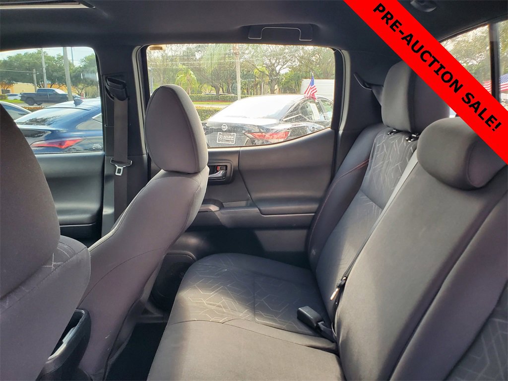 Used 2017 Toyota Tacoma TRD Sport image 11