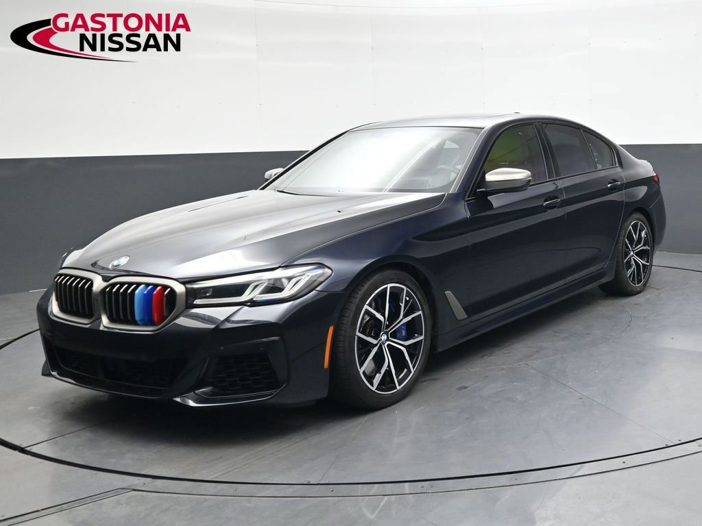 Used 2023 BMW M550i xDrive w/ Dynamic Handling Package image 9