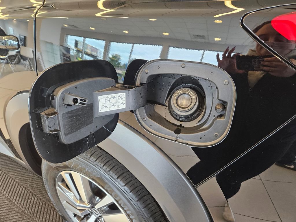 Certified 2025 Nissan Pathfinder SL AWD/4WD image 32