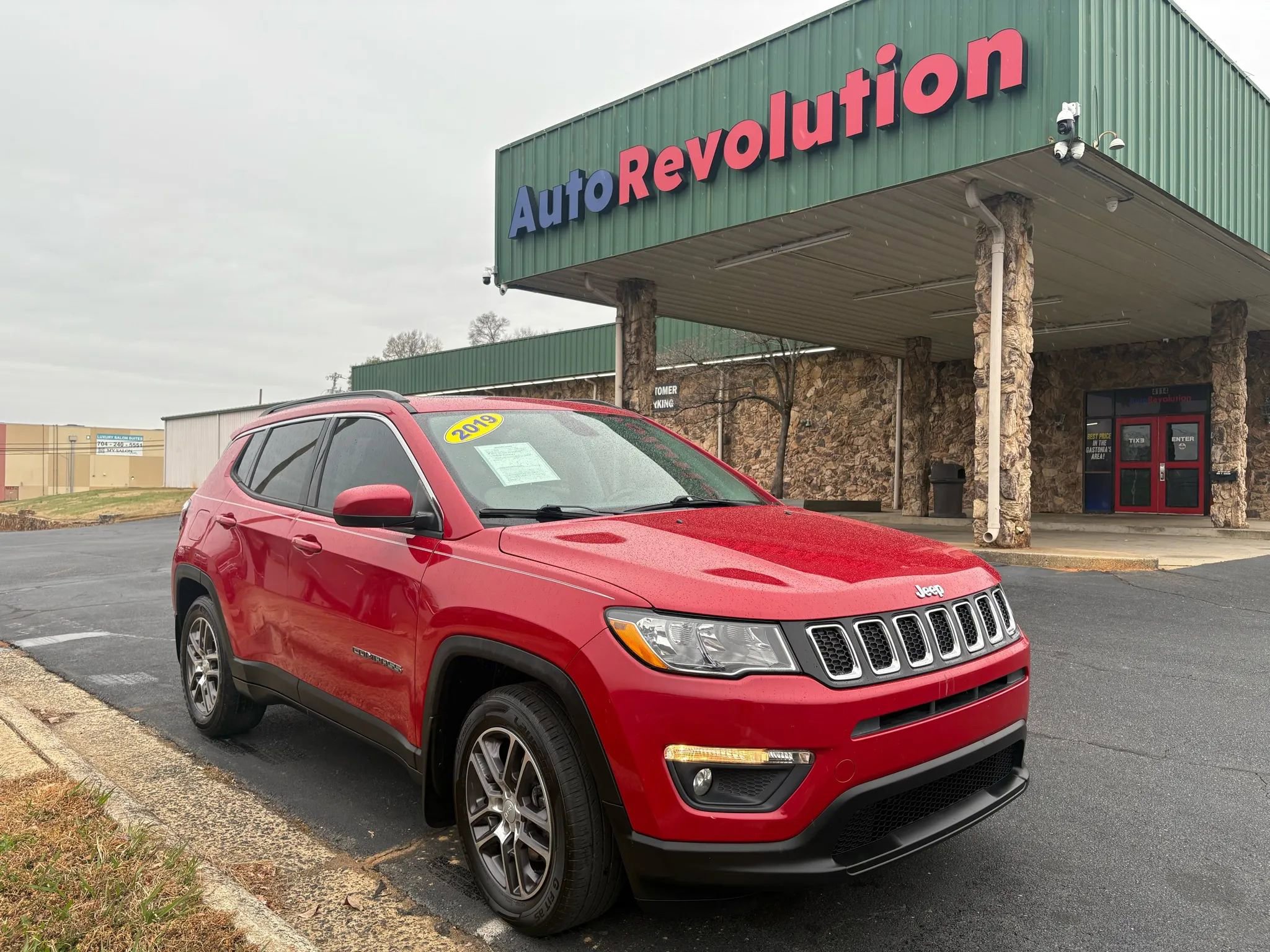 Used 2019 Jeep Compass Latitude image 1