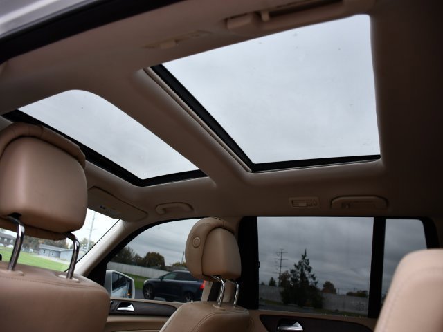 Used 2017 Mercedes-Benz GLS 550 4MATIC image 28